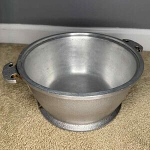 Vintage Guardian Service Hammered Cast Aluminum Round Casserole Pot 8" No Lid